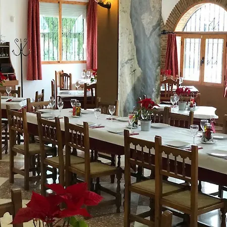 Hostal Restaurante El Cruce-3